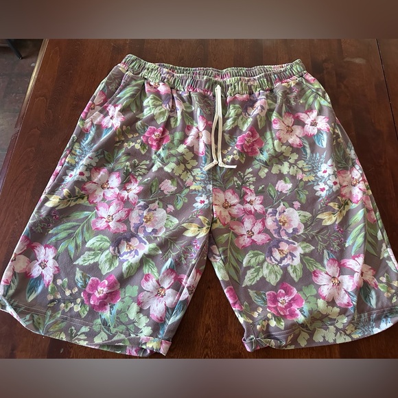 Pixie Lady Pants - Pixie Lady Grey Floral Shorts 1X